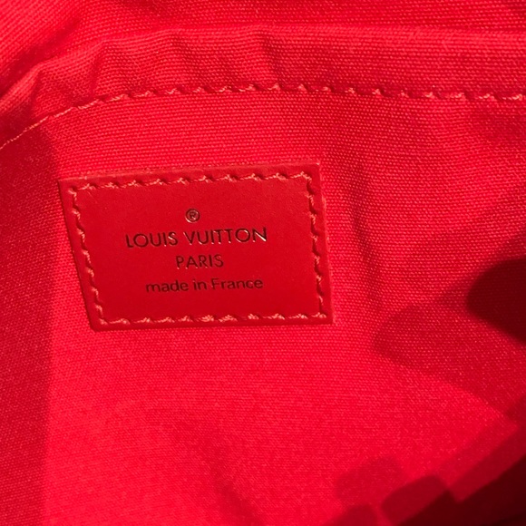 Louis Vuitton Passy in Red Epi - Picture 5 of 7